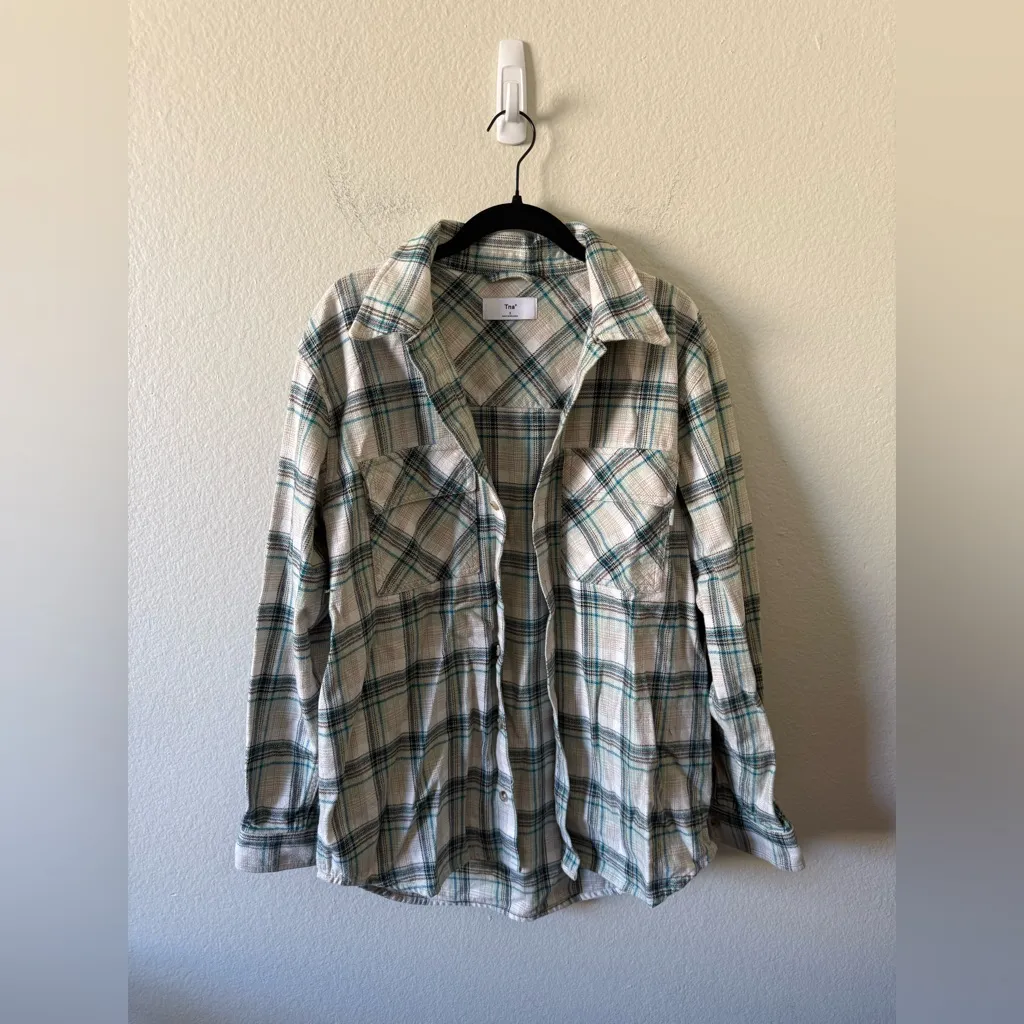 TNA Aritzia Plaid Oversized Button-up Shacket Size S Fall Casual Layers Camping - Image 2