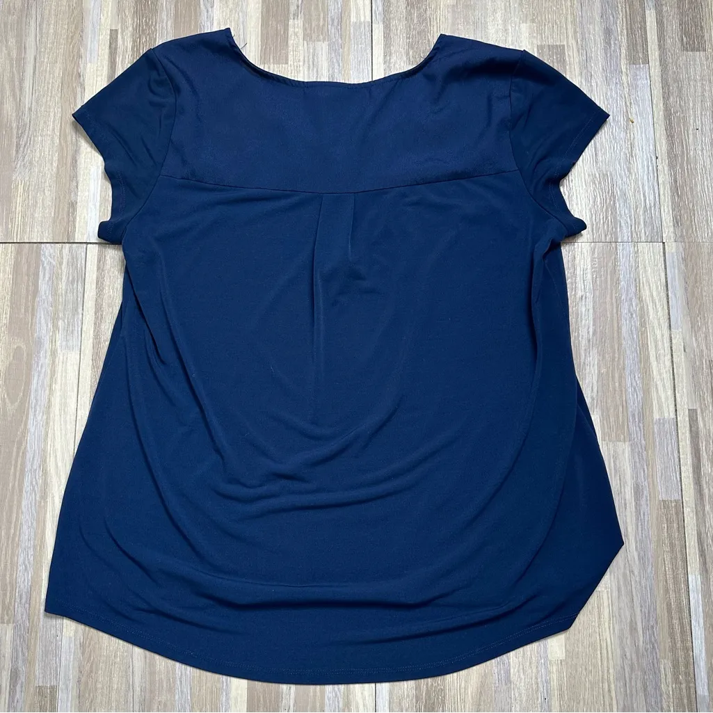 Roz & Ali Dark Navy Blue Short Sleeve Top with Gold Zipper - Image 7