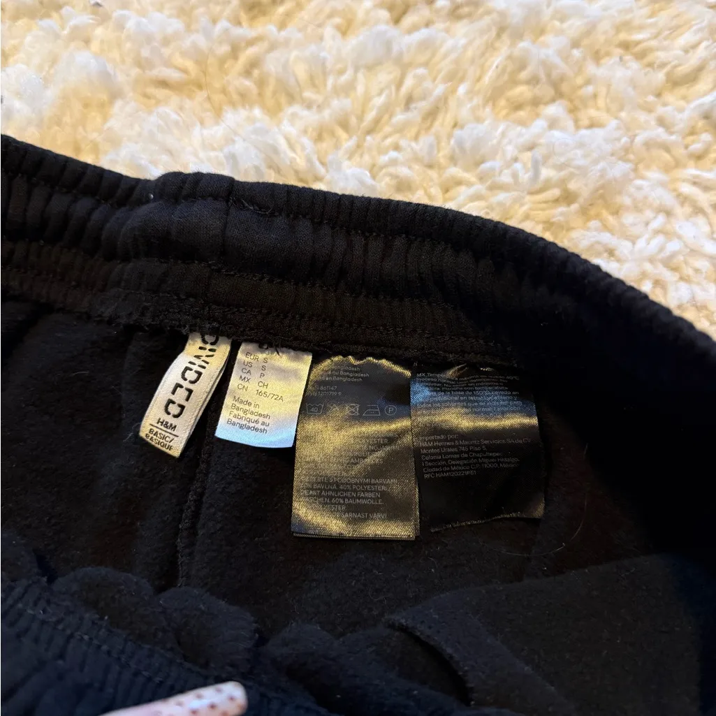 H&M Divided Black Women's Shorts - Image 4