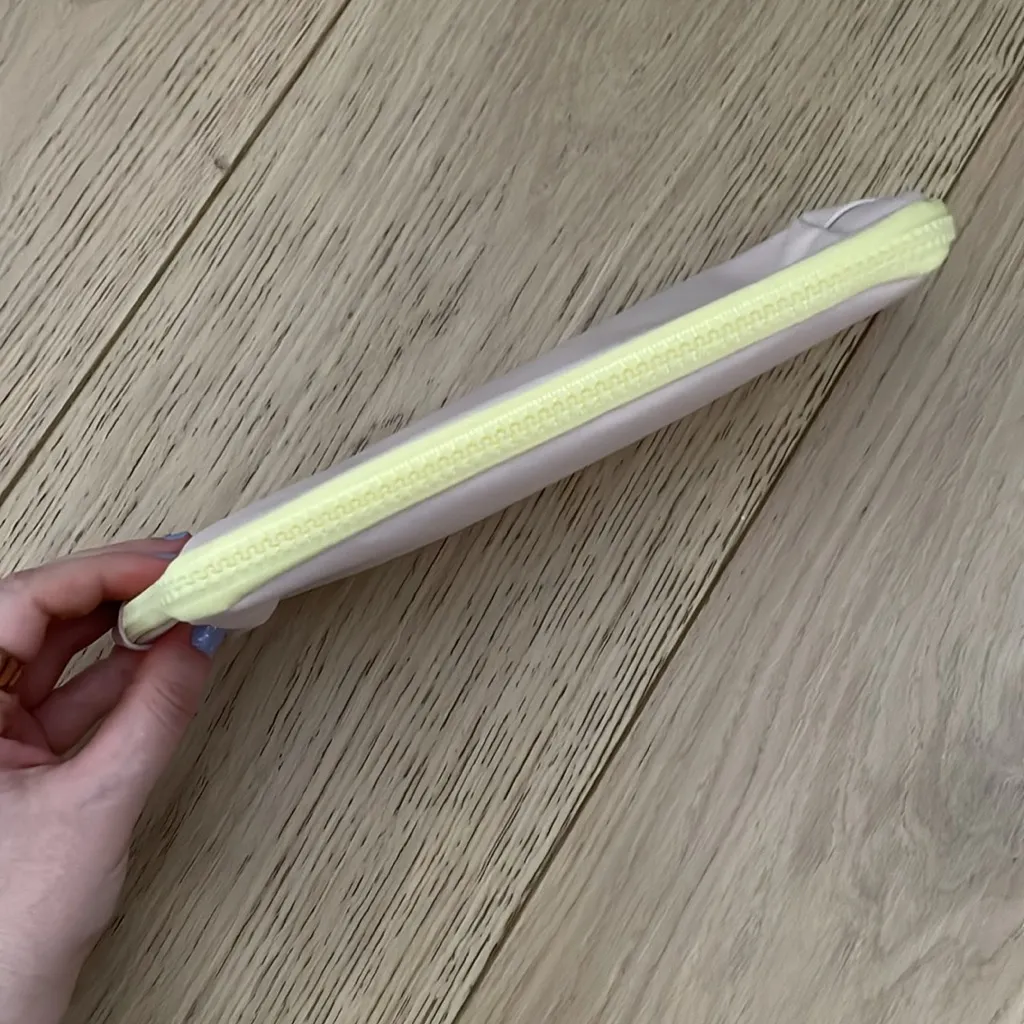 Marc Jacobs  Fragrances makeup pouch - Image 7