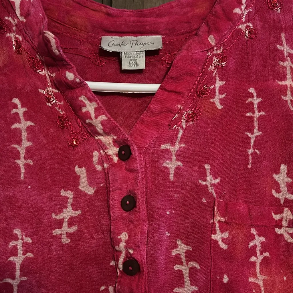 Charlie Paige tank top embroidered‎ with 3 buttons pink and orange. Size Large - Image 3