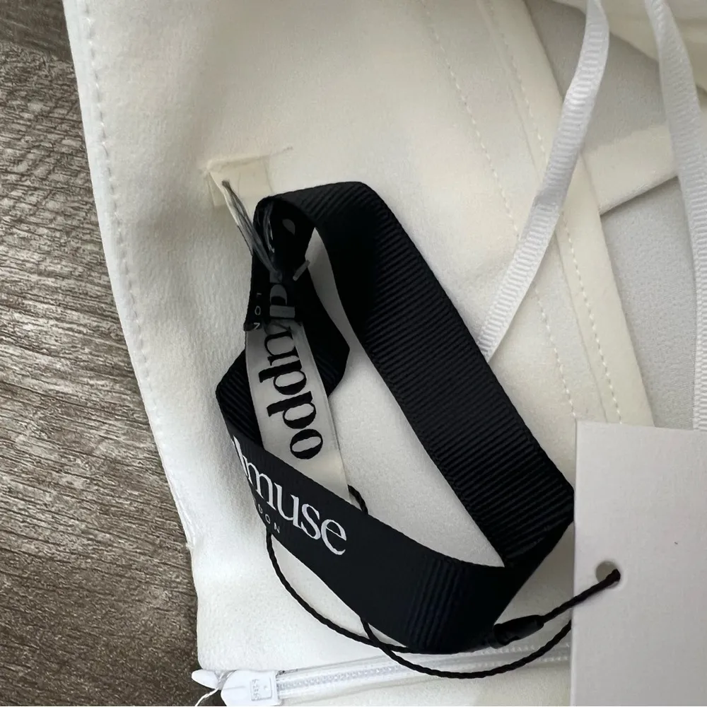 NWT Oddmuse White Pleat Waist Slim Trouser Pant - Image 4