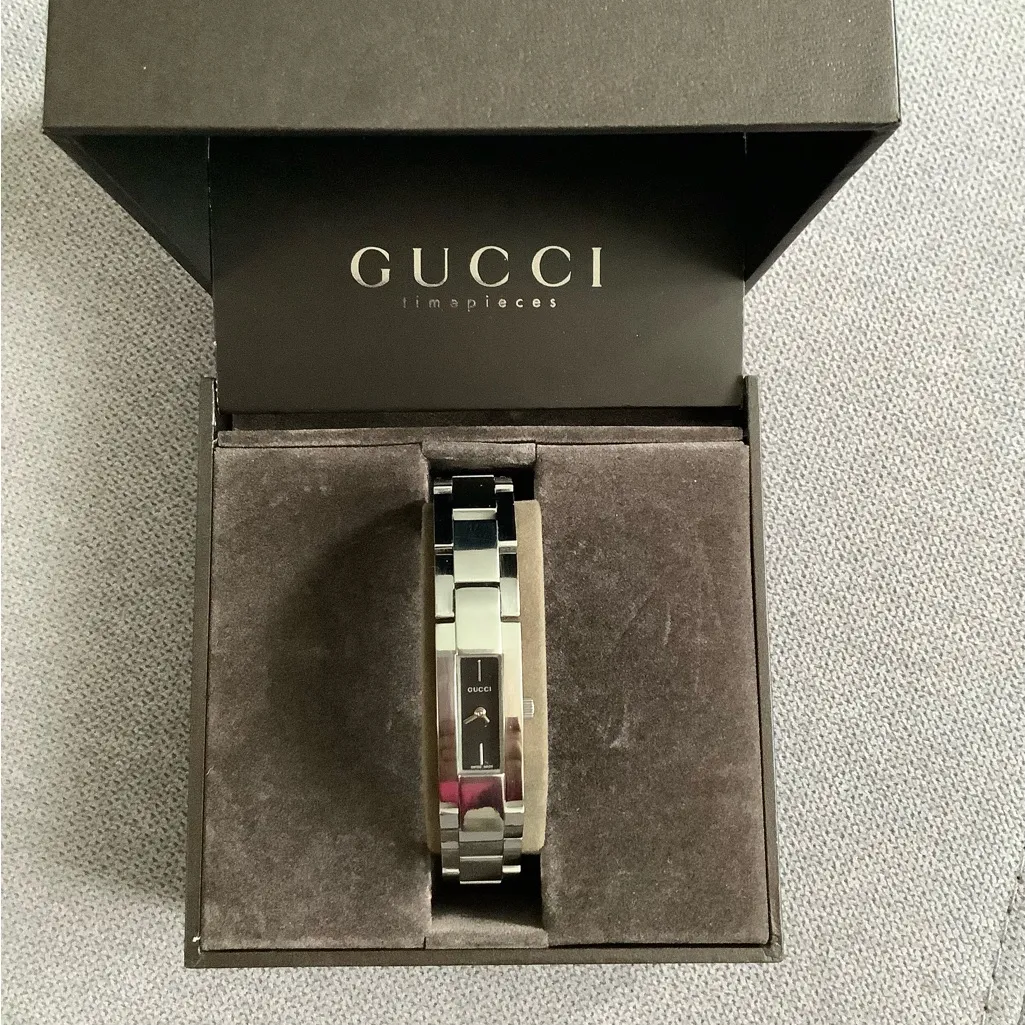 Modern stainless steel GUCCI watch 🔥🔥 - Image 5