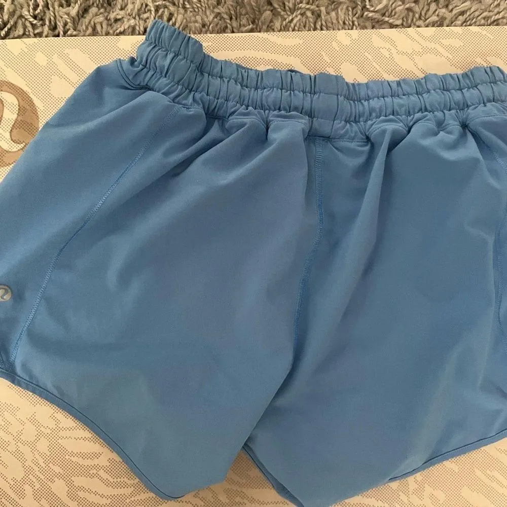 LULULEMON HOTTY HOT SHORTS LOW RISE 4 INCH SIZE 6 RARE - Image 2