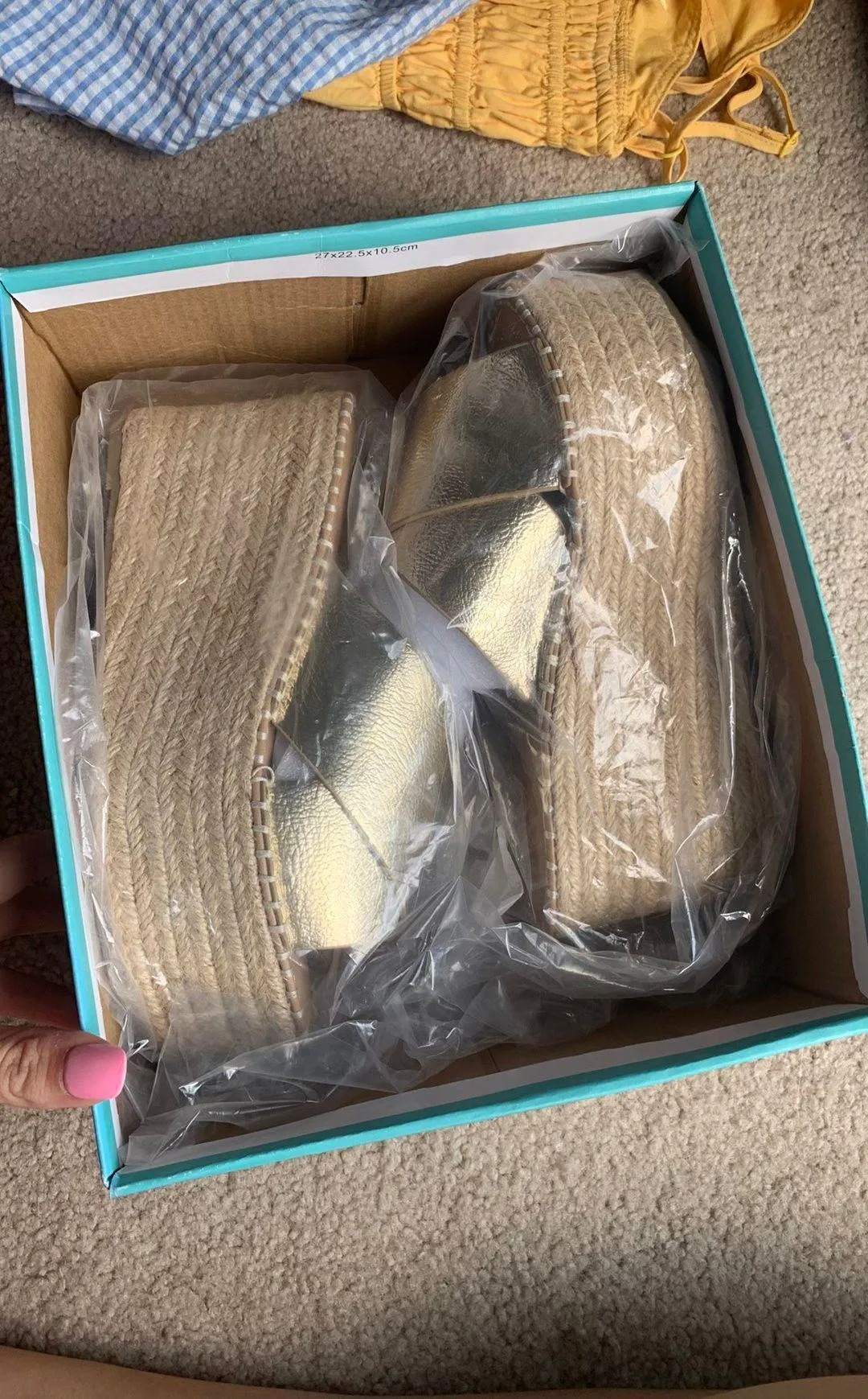 Soda  Gold Wedges  - Image 3