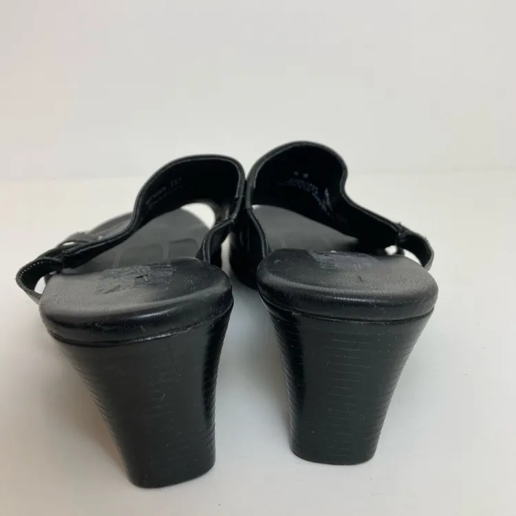 Munro Black Kitten Heel Open Toe Slip On Sandals - Image 8