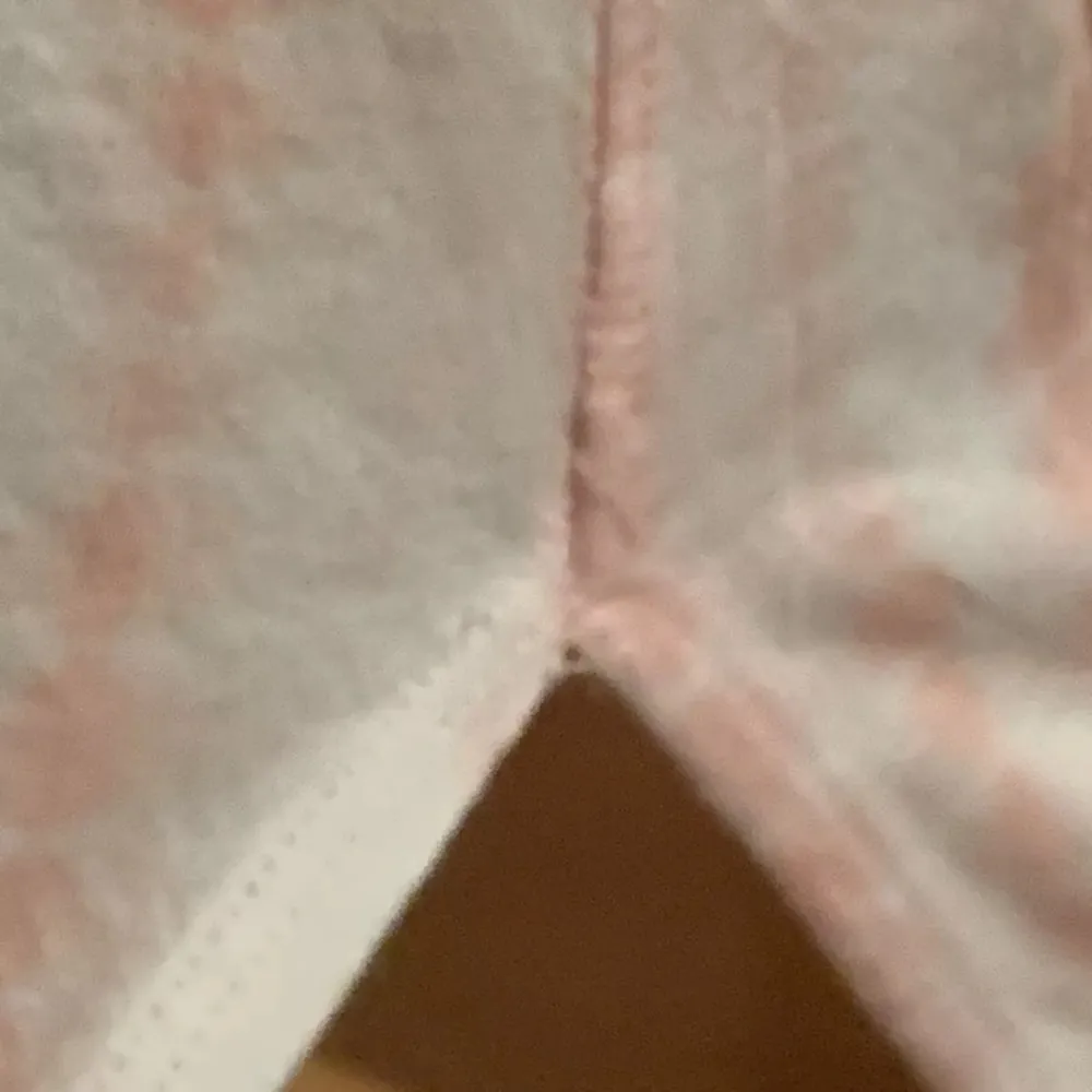 NWOT  Shirt Size Medium Pink Tye-Dye Slit in Back - Image 7