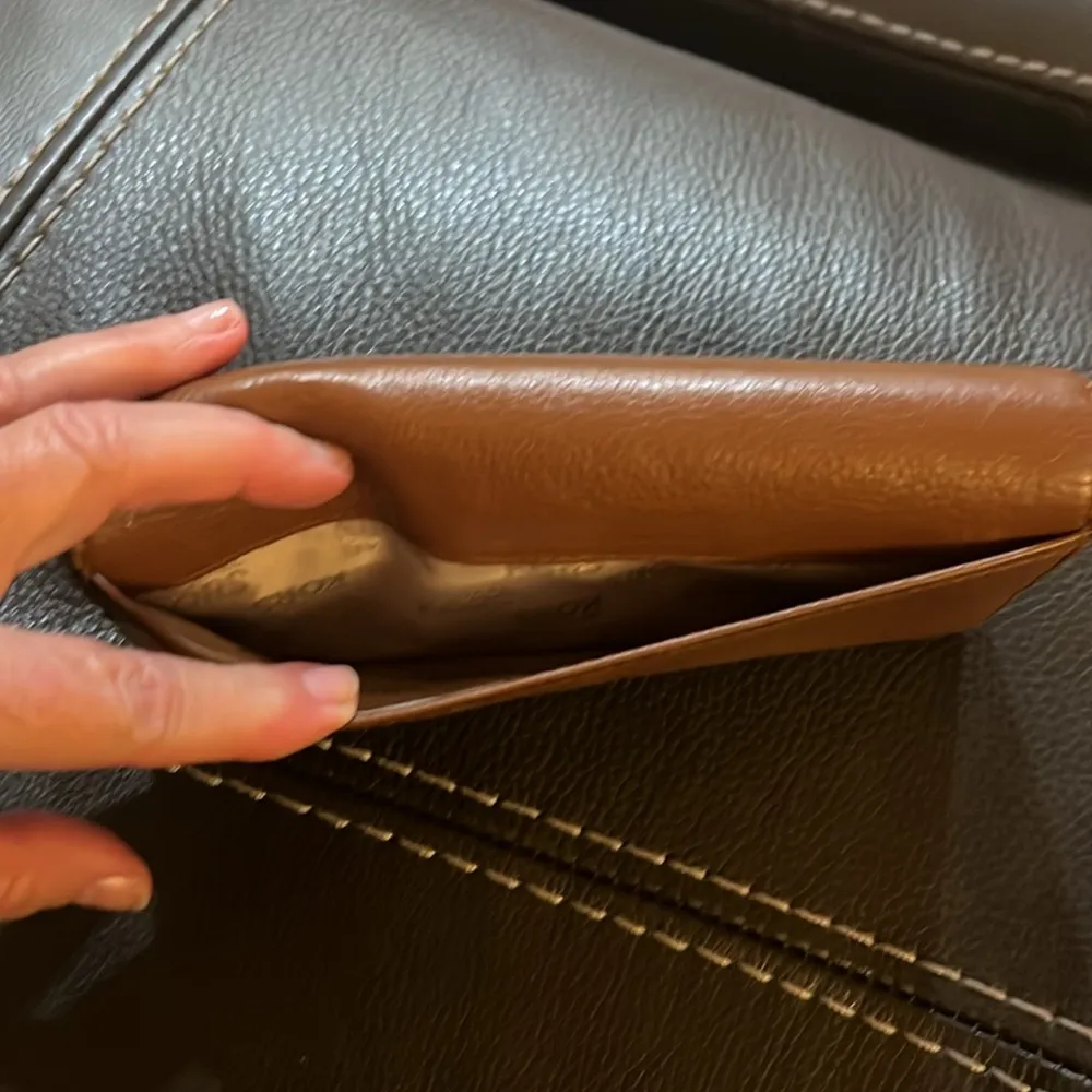 Michael Kohrs Tan/brown Wallet - Image 5