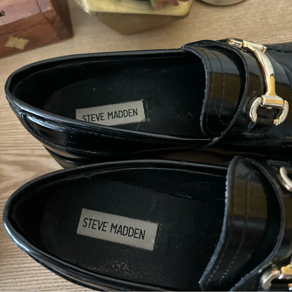 Steve Madden Lando Platform Loafers Faux Patent Leather Black Gold Buckle Size 8 - Image 7