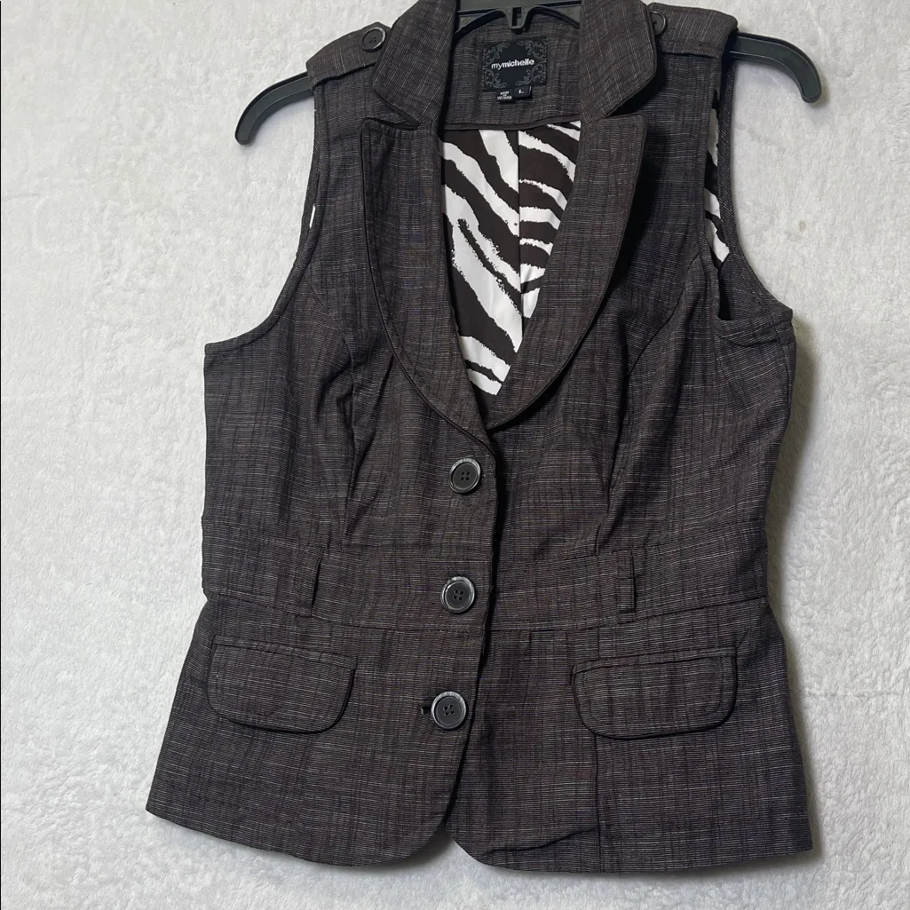 Trendy Dark Brown Vest Size L - Image 11