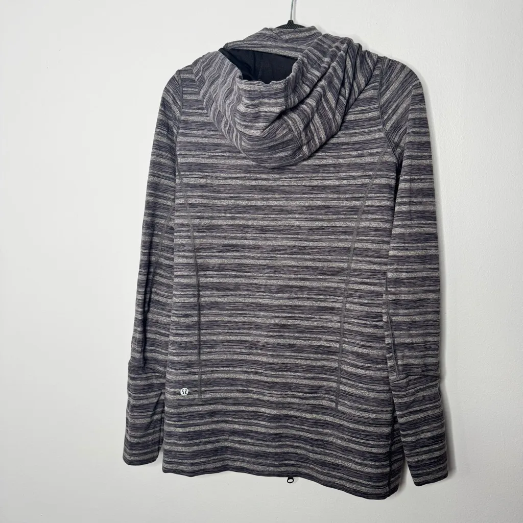 Lululemon In Stride jacket in a black and grey striped/heathered pattern size 6 - Image 6
