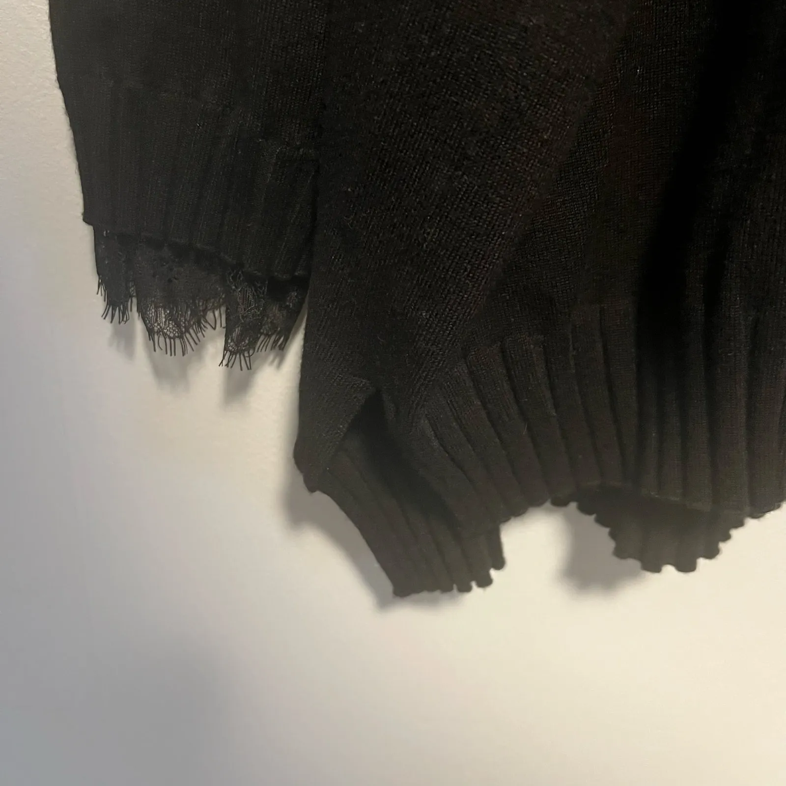 Adrianna Papell Black Lace Trim V-Neck Sweater Size XLarge - Image 8