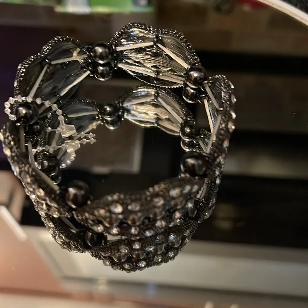 New Black Lips encrusted with rhinestones stretch Bracelet Goth - Image 2