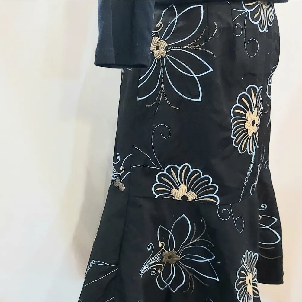 Ann Taylor Loft embroidered skirt size 4/6. - Image 4