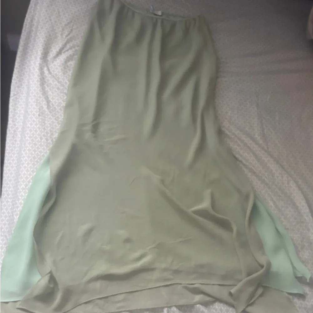 Elegant light Green Skirt Size L - Image 3