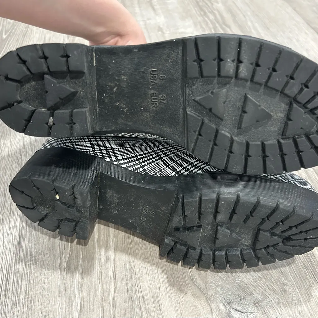 Jeffrey Campbell Women's Houndstooth Plaid Chelsea Rain Boots Black Size 6/ EU37 - Image 8