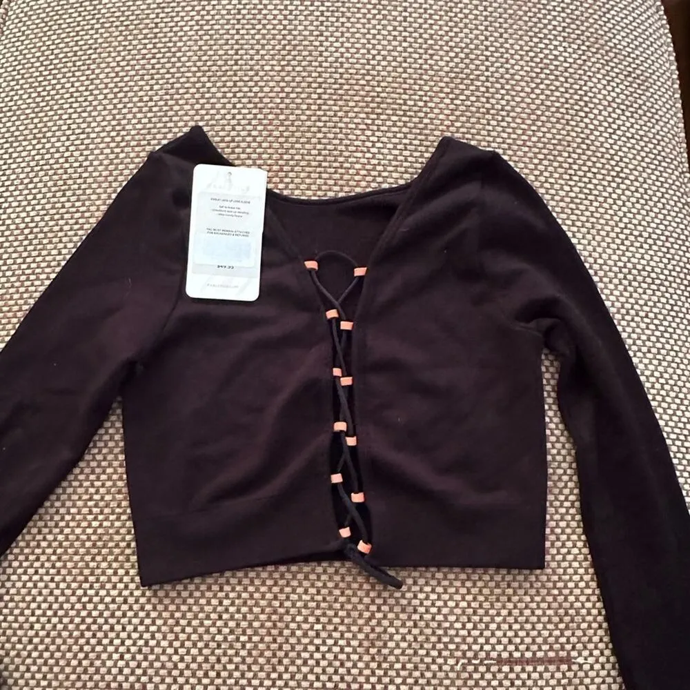 NWT- Fabletics Kinsley Lace Up Cropped Top - Image 4