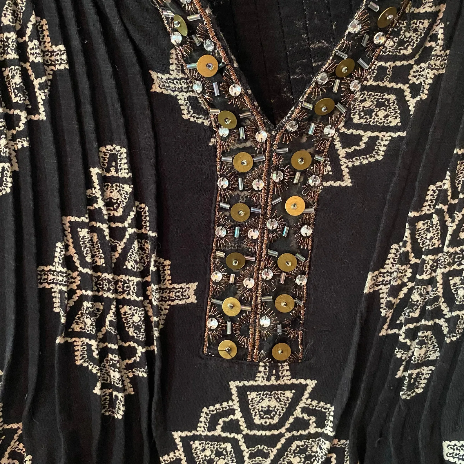 Anthropologie Akemi + Kim Black Beaded Boho Top Patterned Women's size Medium - Image 5