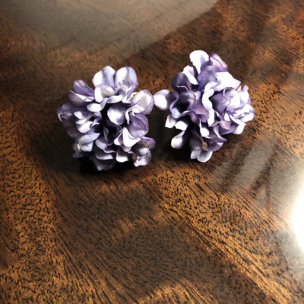 Beautiful Purple Carnation Flower Earrings w/ Purple Crystal - Image 10