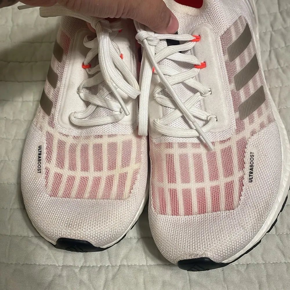 ultra boost white size 9 - Image 4