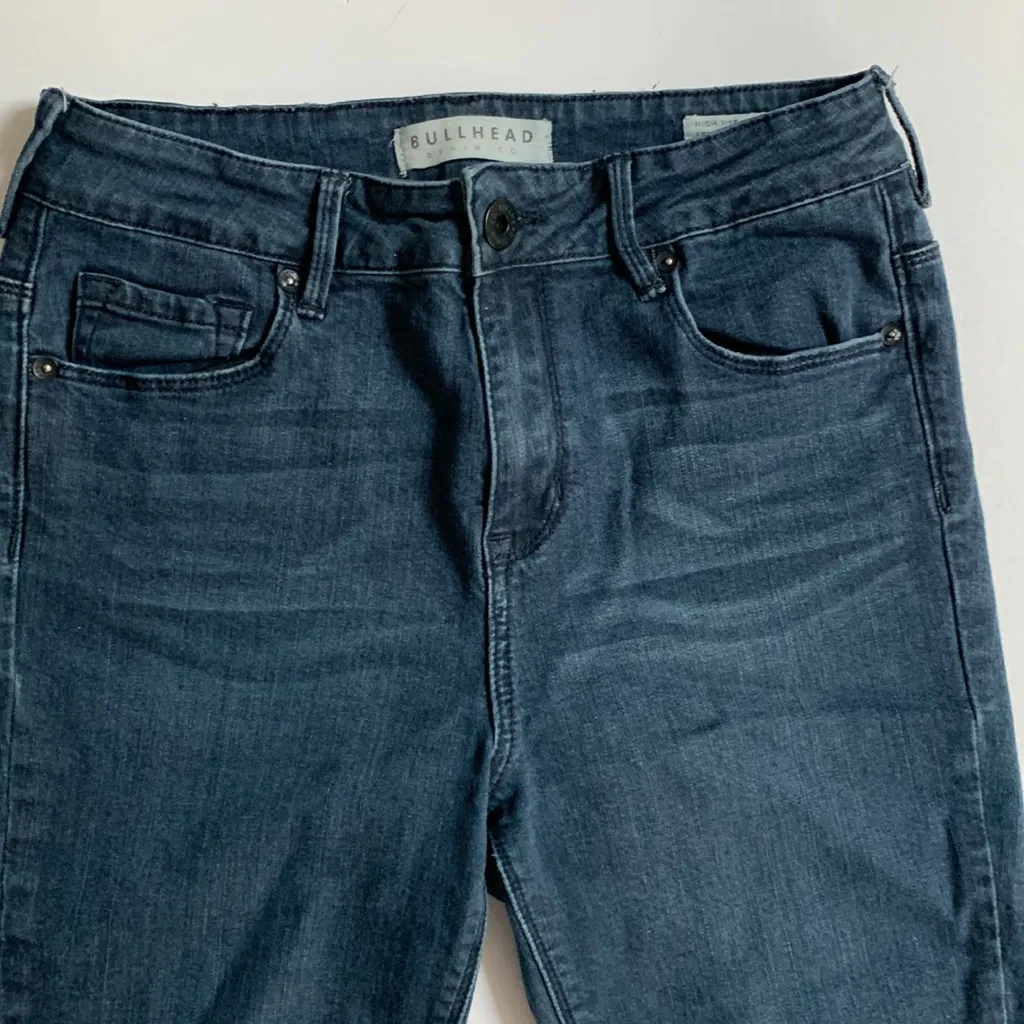 Bullhead high rise skinniest dark wash cropped raw hem capri denim jeans - Image 5