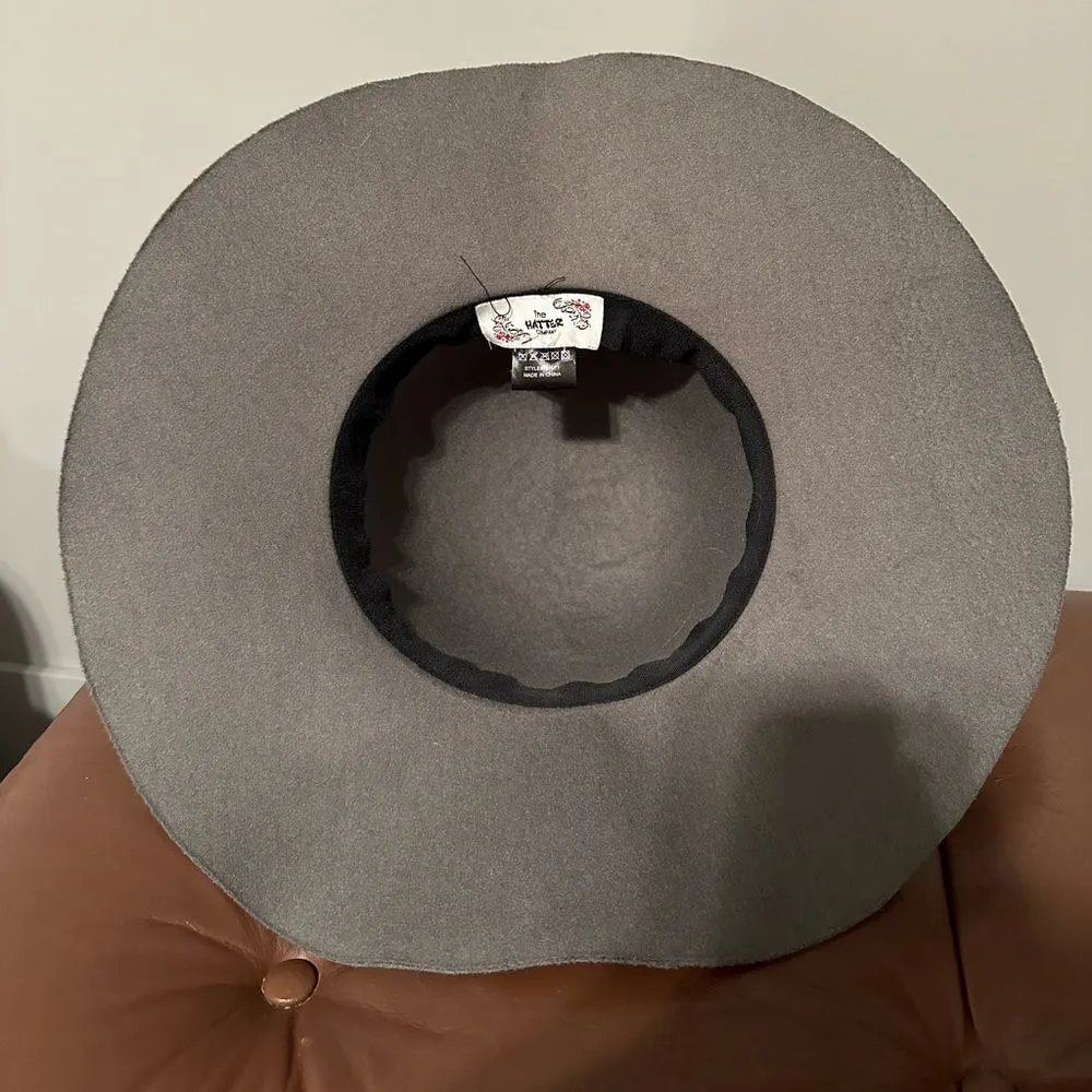 The Hatter Company Grey Felt Wide Brim Hat - Image 2
