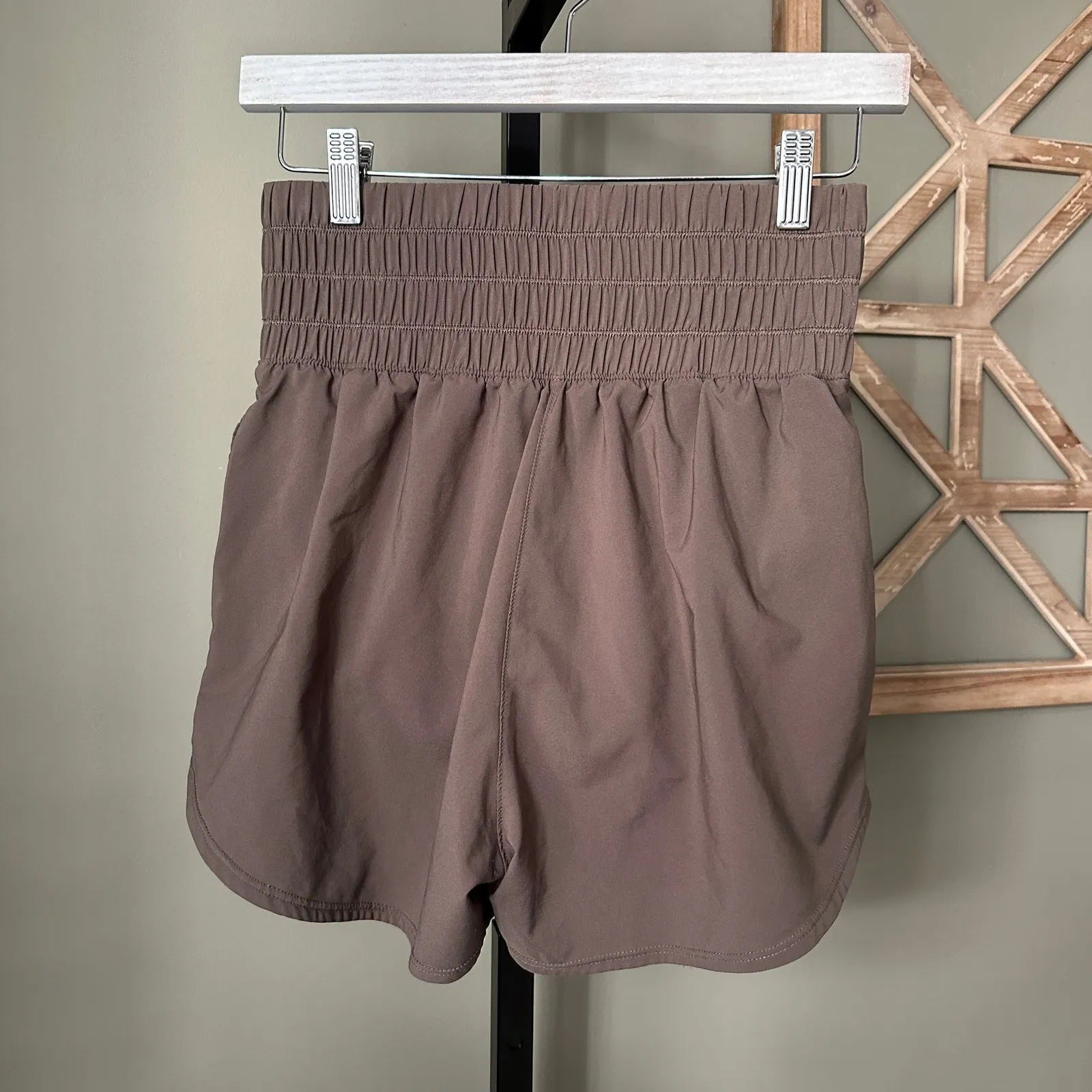 Nike Dri-FIT One Womens Size Small Ultra High-Waisted Brown Shorts - Image 4