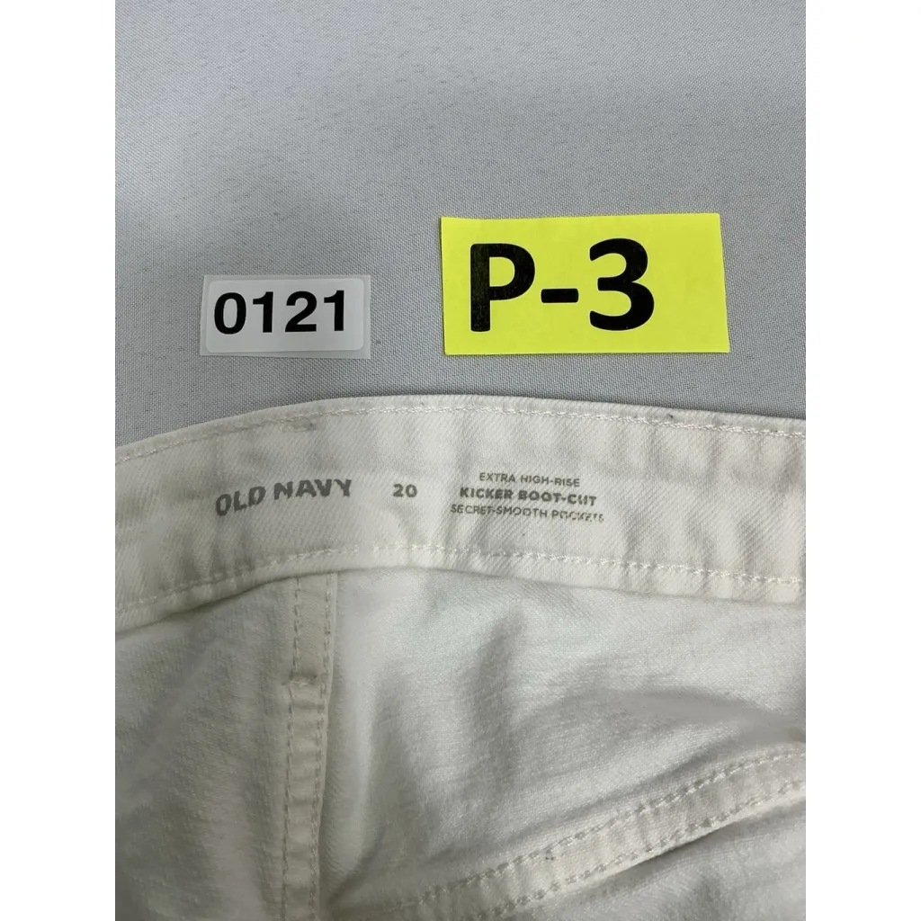 Womans Excellent Condition Old Navy Kicker Boot Cut White Crop Jeans 20 0121/P-3 - Image 3