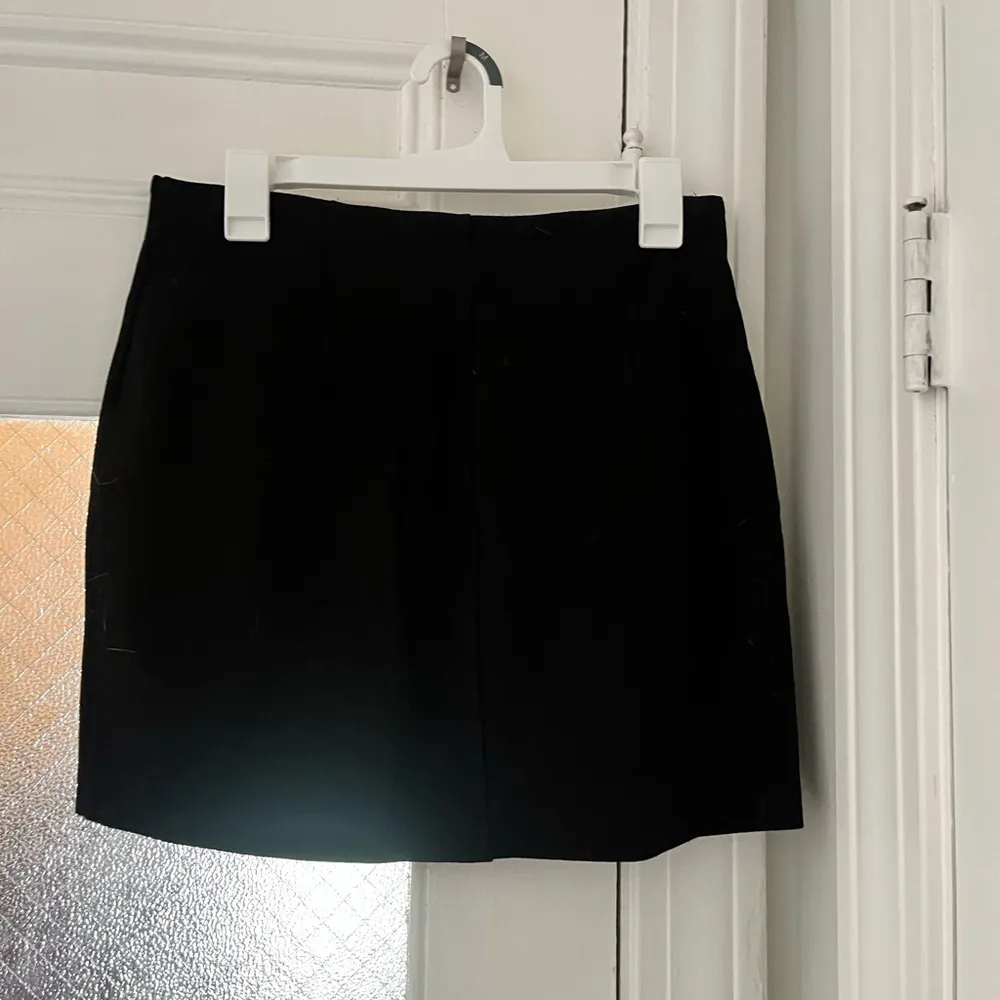 Stradivarius Black Miniskirt - Image 2