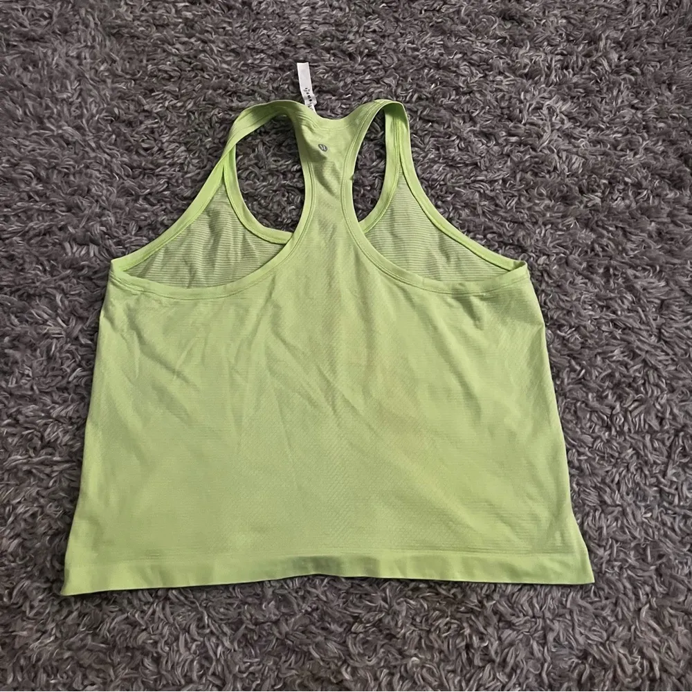 Lululemon swiftly tech tank race length size 12 - Image 4