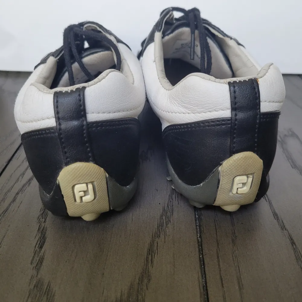 Footjoy women's golf shoes 6. Lace up spikes. Footjoy Lopro collection.  Some we - Image 3