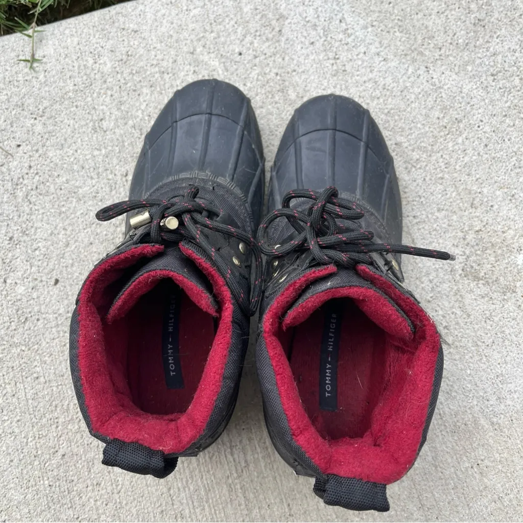 Tommy Hilfiger Black and Red Winter Boots - Image 3