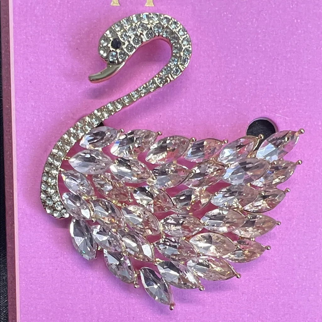 Piper K | Swan Brooch - Image 2