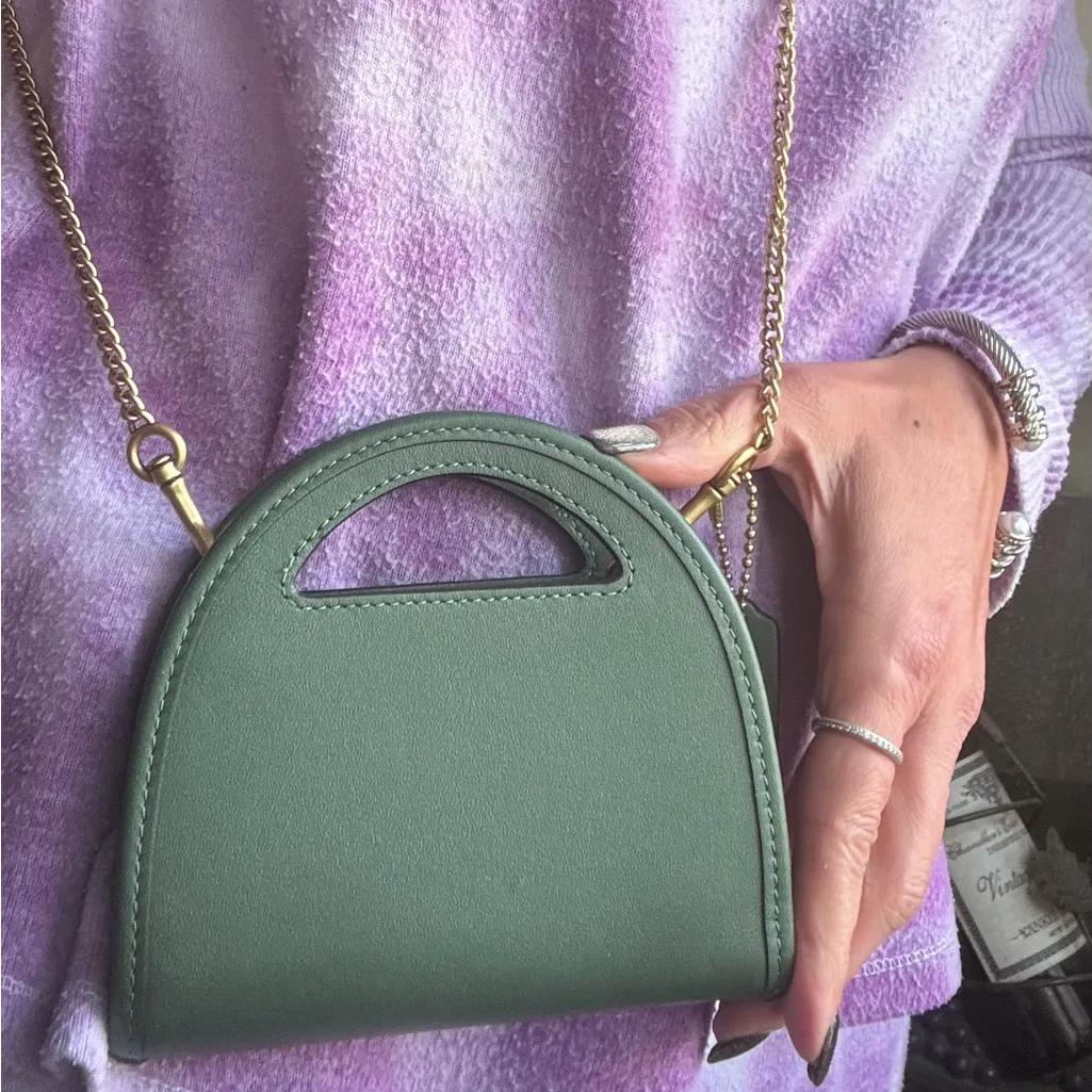 Authentic COACH 1941  Glovetanned leather Chain Shoulder Bag/Wallet/clutch - Image 4