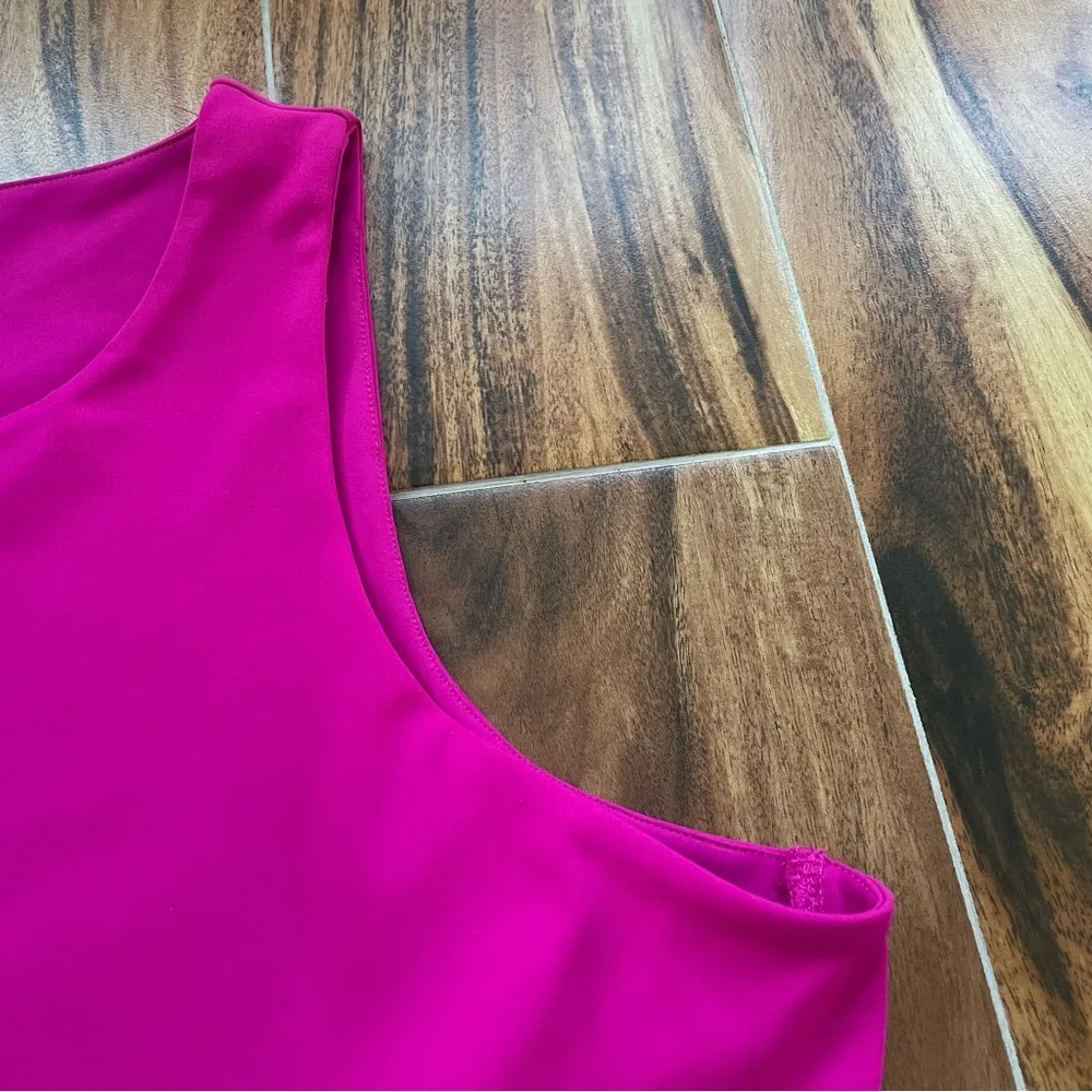 NWT Body Contour High Compression High Neck Cutout Cropped Tank Size XL - Image 7