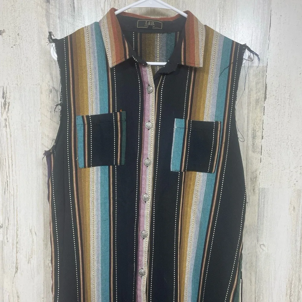 L & B Lucky & Blessed Serape Button Up size M Lace Up‎ Western Rodeo Size M - Image 2