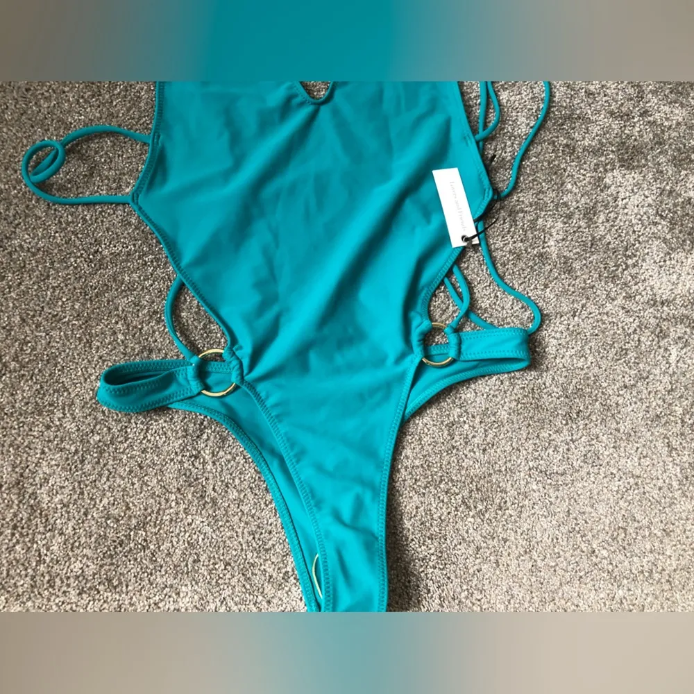 NWT Lovers & Friends All the Fun One Piece Swimsuit in Aquamarine Size Small - Image 8