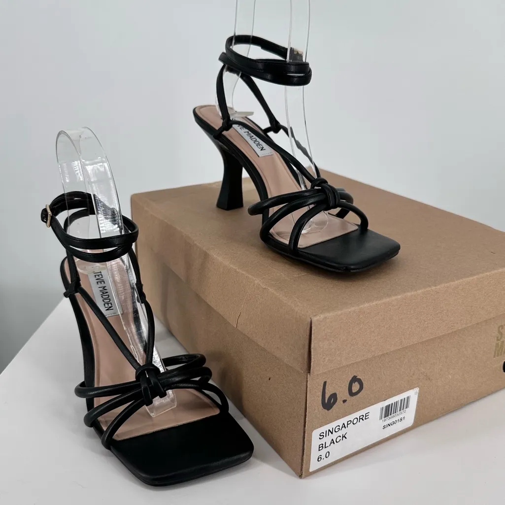 Steve Madden Singapore Black Strappy Heeled Sandals size 6 Faux Leather - Image 2