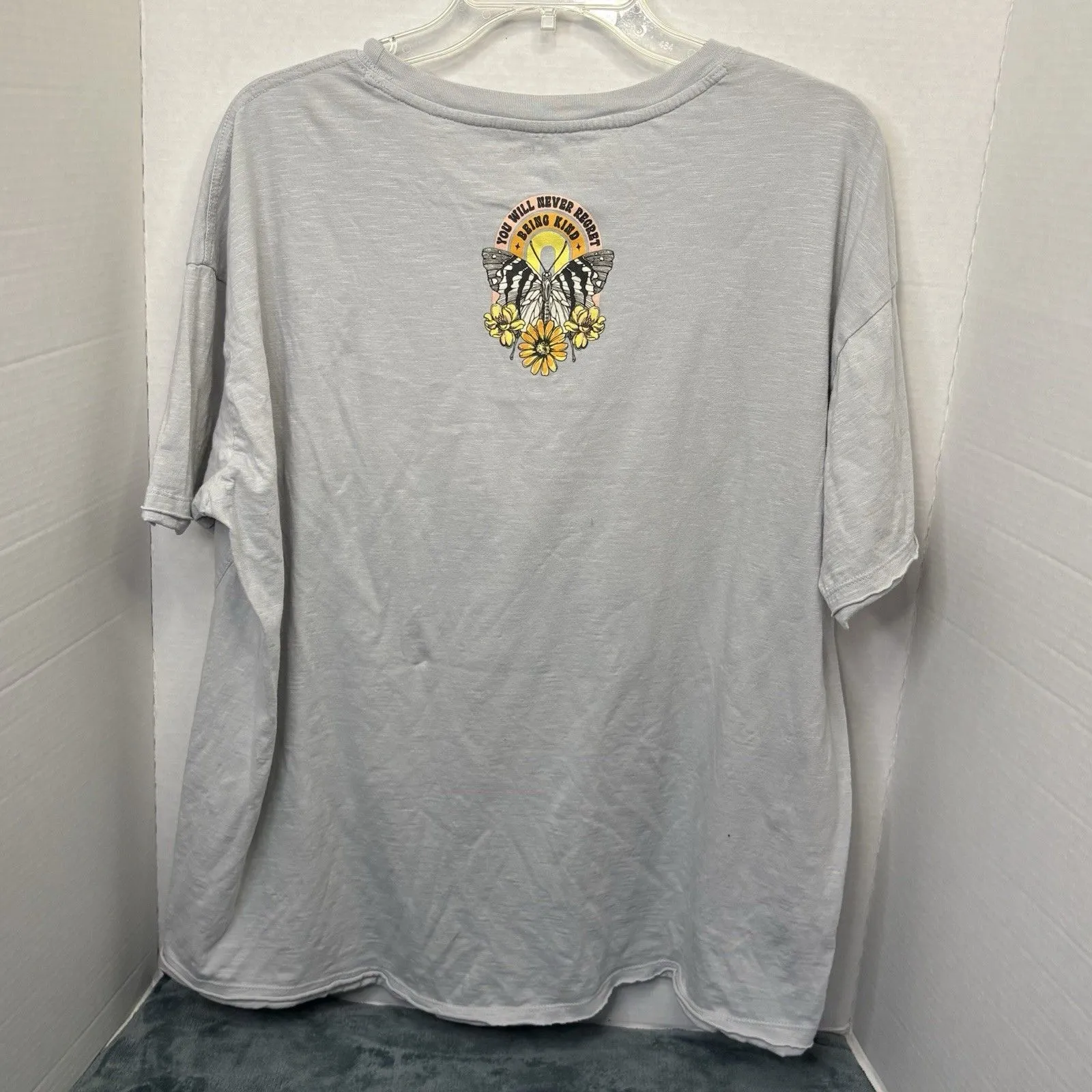 Simply Southern T-Shirt Women Kind Butterfly Flowers Medium Large Gray Oversized - Image 5