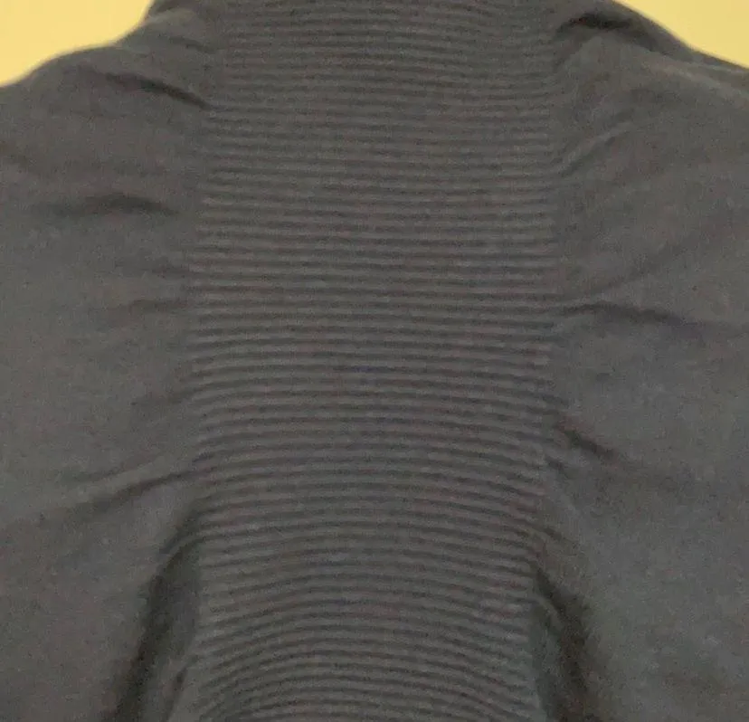 cropped sweater jacket. Size medium - Image 3