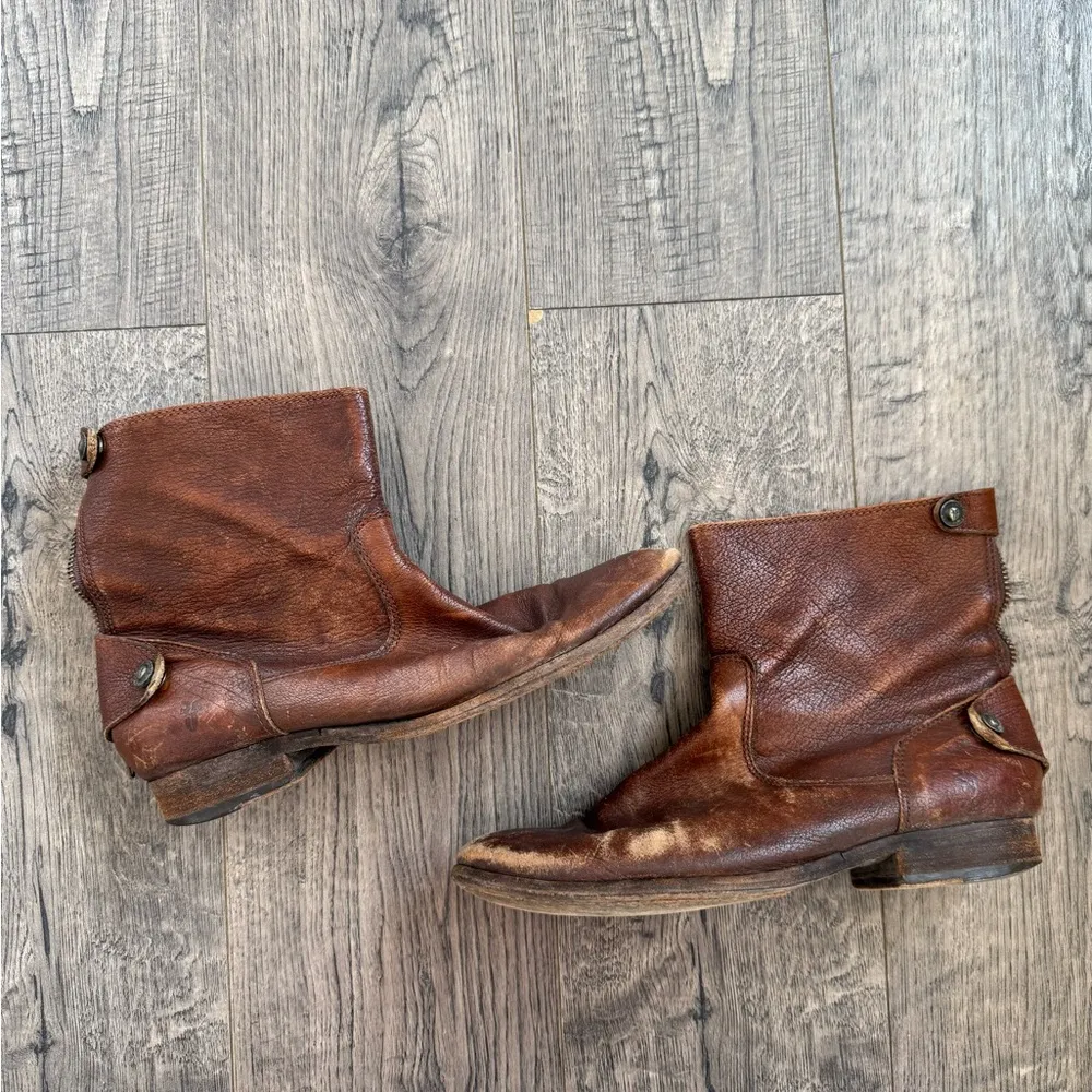 Frye  Melissa Button Zip Up Short Boot- Brown - Image 2