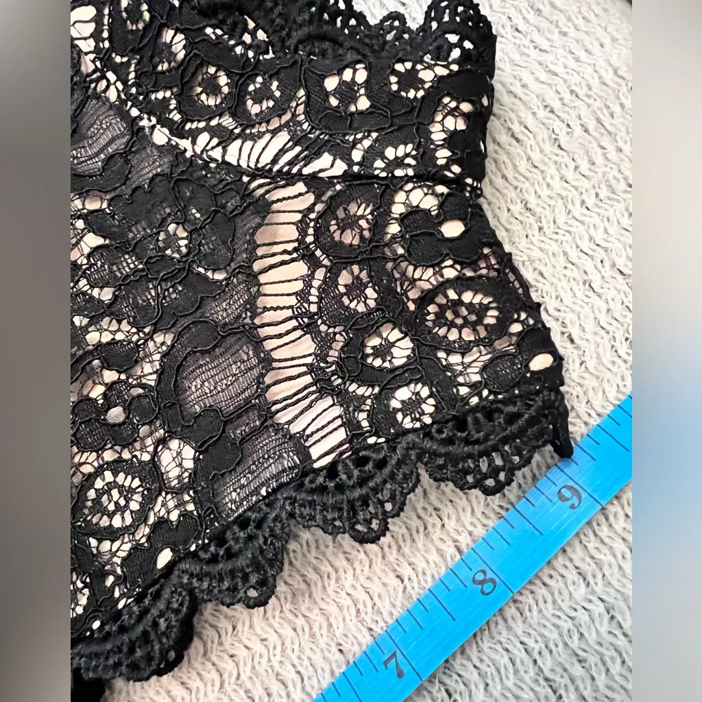 Francesca's Collection black lace over nude lining & tulle detail womens‎ size 2 - Image 10