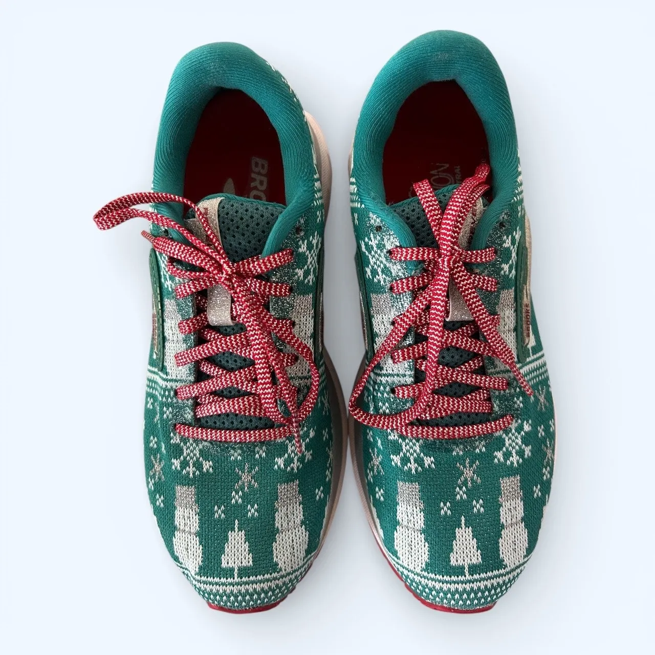Brooks Revel 3 Merry Christmas Ugly Sweater Running Shoes Green Women’s size 6 - Image 8