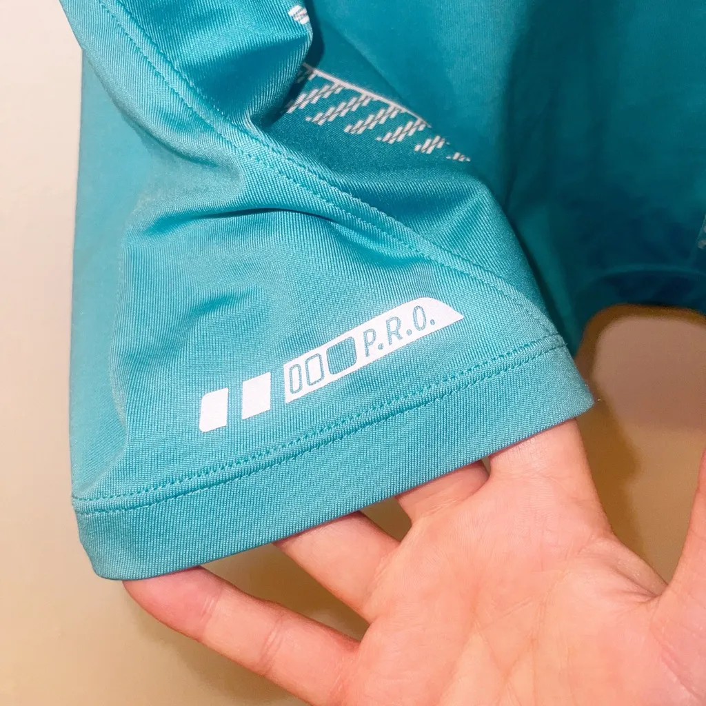 Pearl Izumi p.r.o teal black and white womens built in bra biking tank top - Image 4