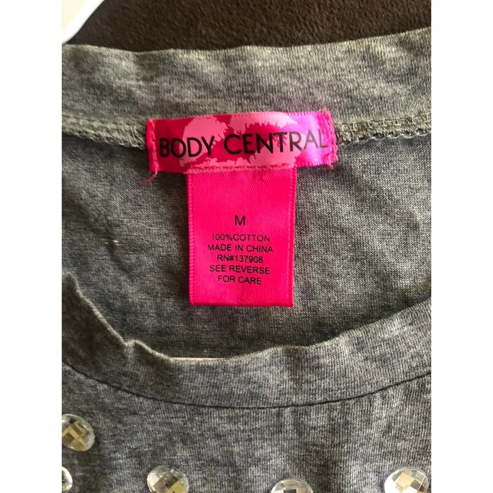 Body Central cropped jeweled shirt - Image 3