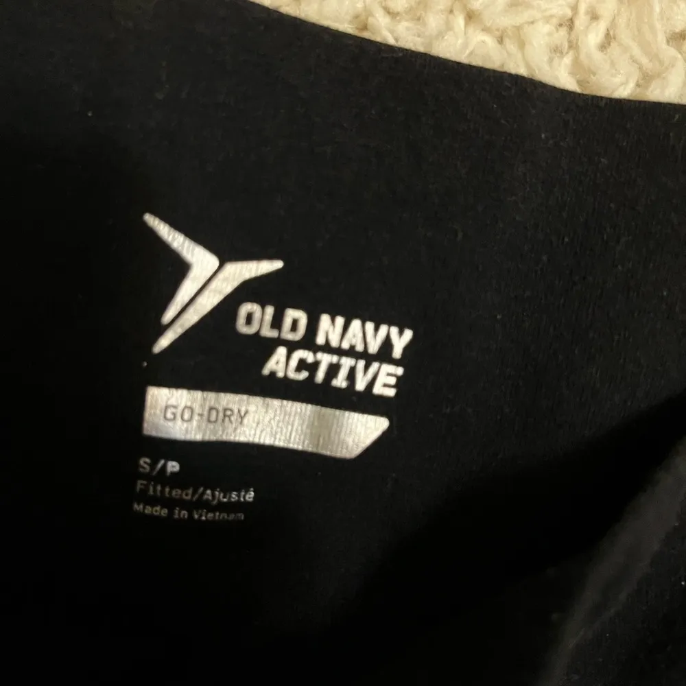 old navy active black high rise cropped leggings S - Image 4