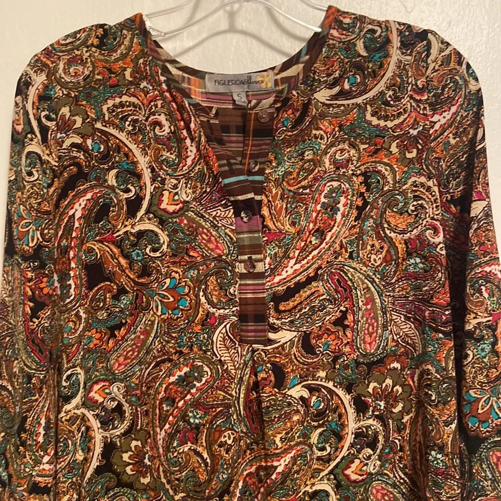 Figueroa & Flower Paisley High Low Split Seam Tunic Blouse - Image 2