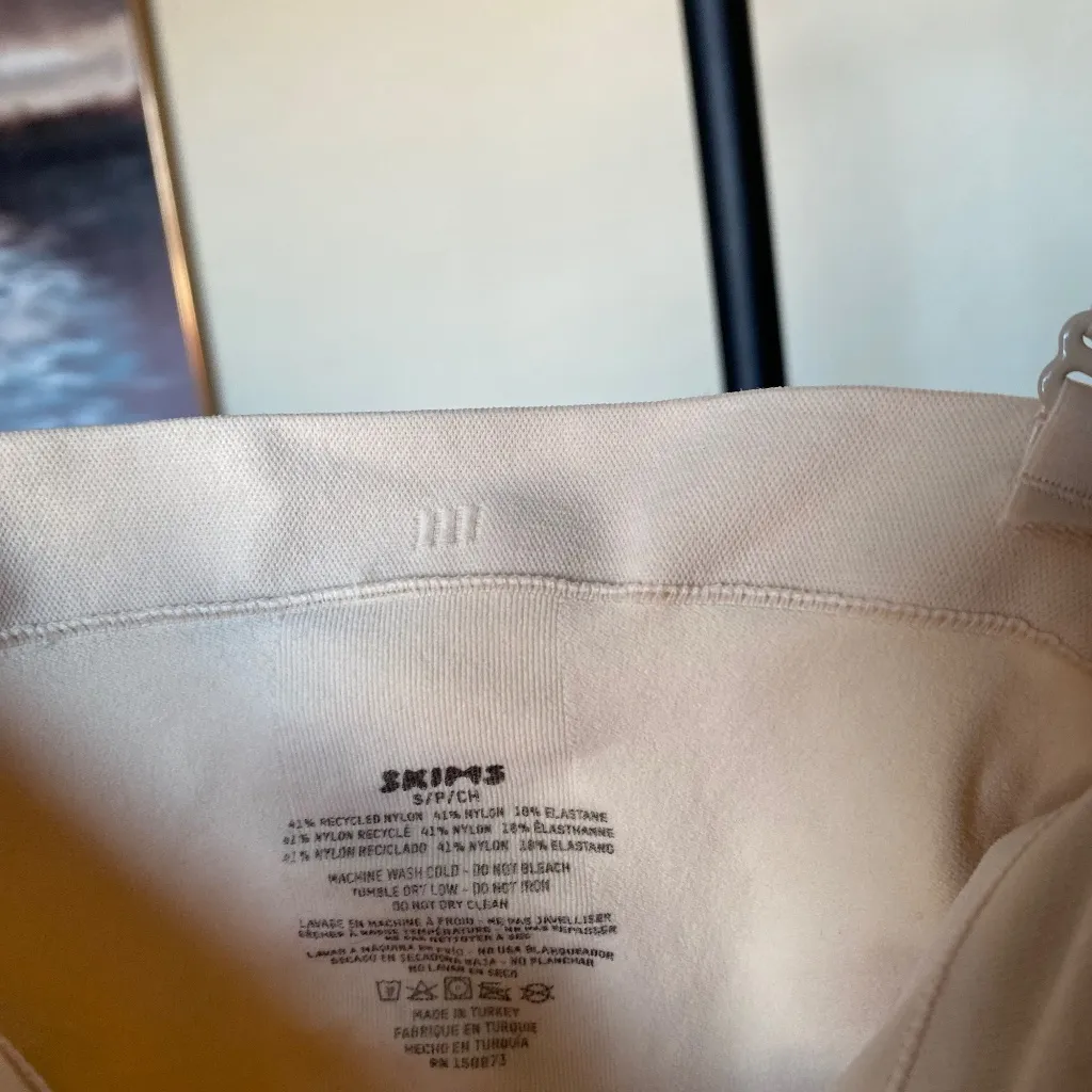 SKIMS‎ Seamless Sculpt Strapless Thong Bodysuit Sand Size S - Image 6