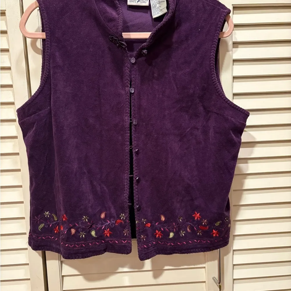 White Stag Women's Purple Velvet Embroidered Vest Smock Neck 90s - Image 2
