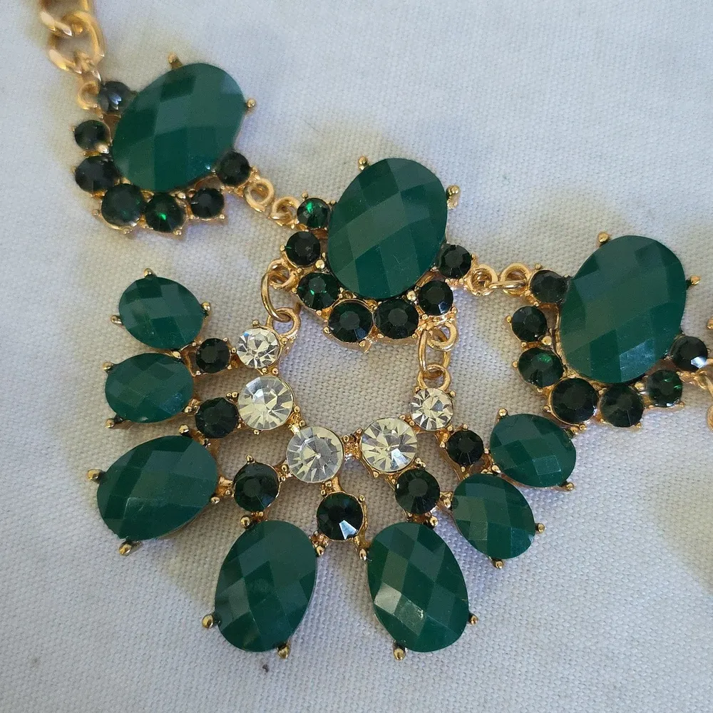 Statement Gold and Green Necklace with Earrings Set - Image 3